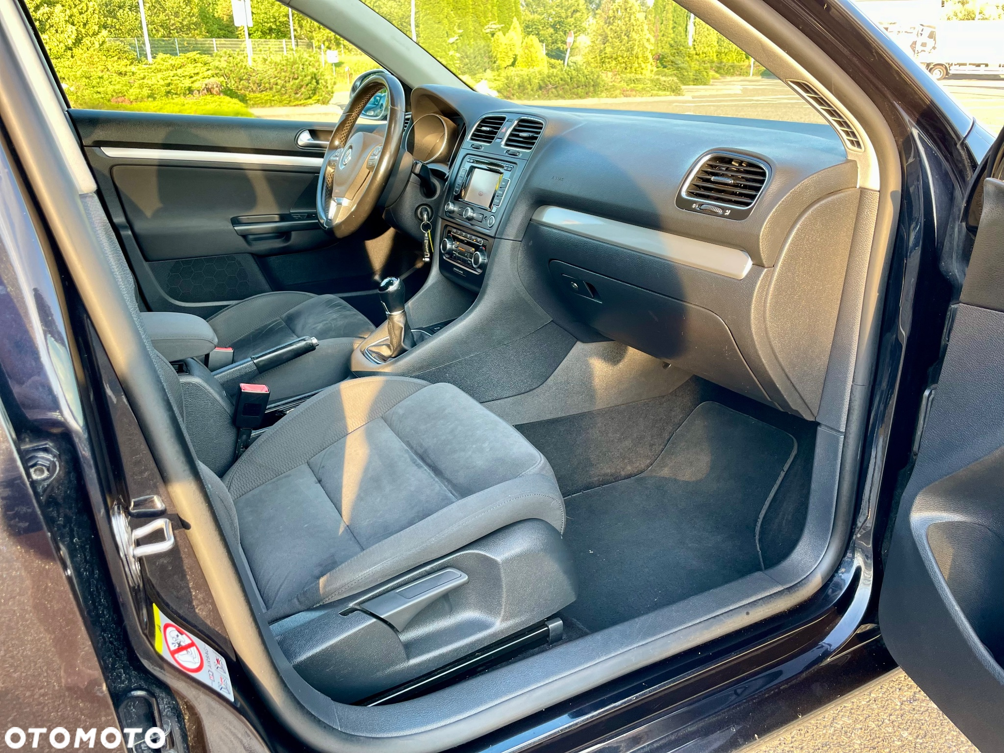 Volkswagen Golf 1.6 TDI BlueMotion Technology Comfortline - 24