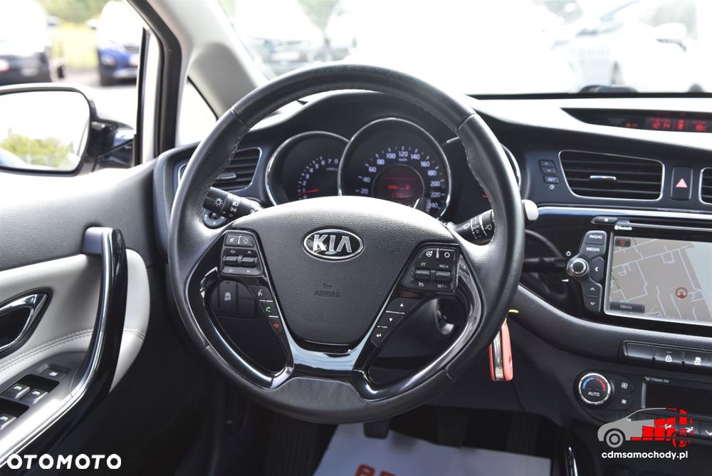 Kia Ceed - 25