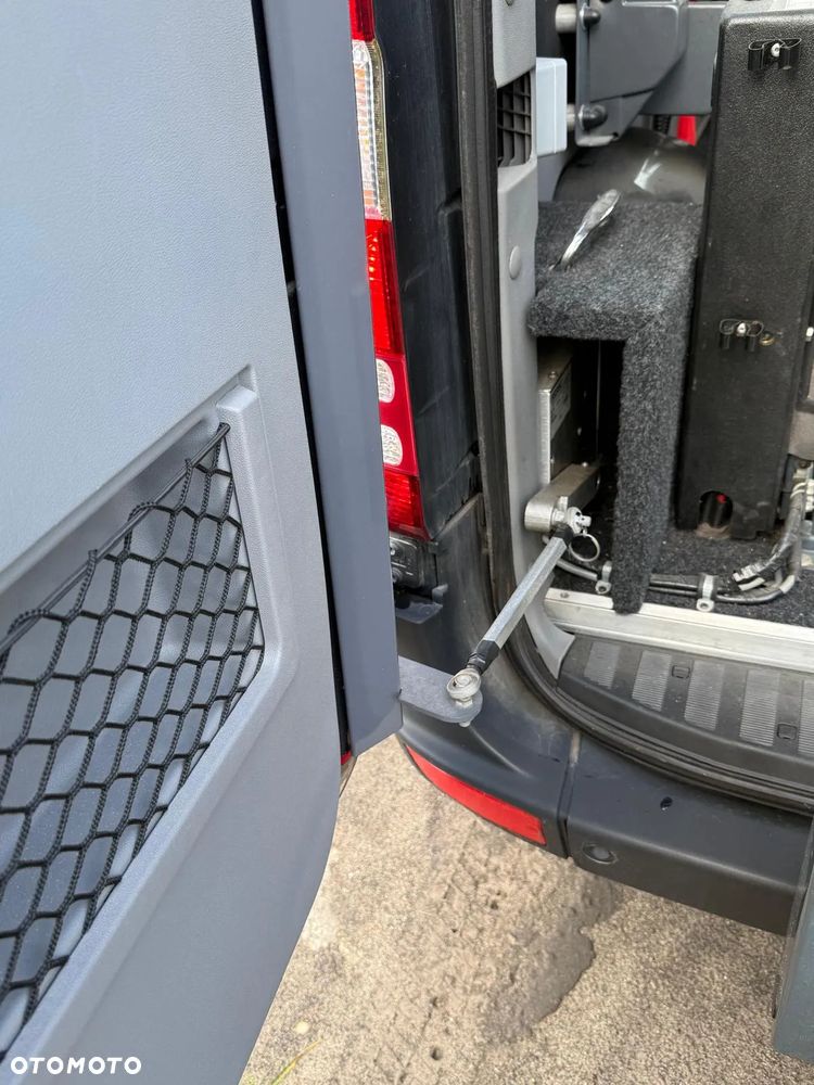 Mercedes-Benz Sprinter - 9