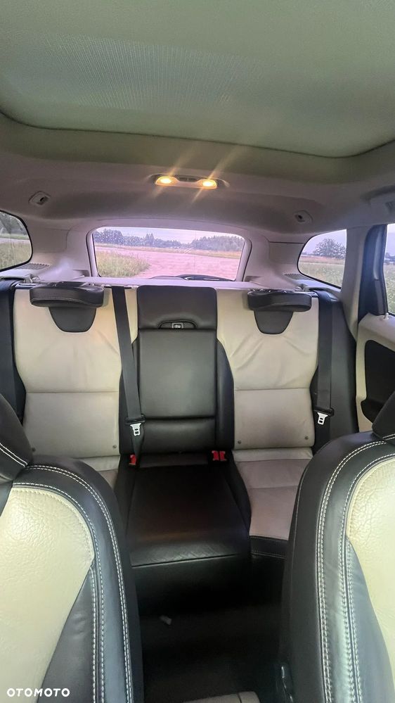 Volvo XC 60 3.2 AWD Kinetic - 14