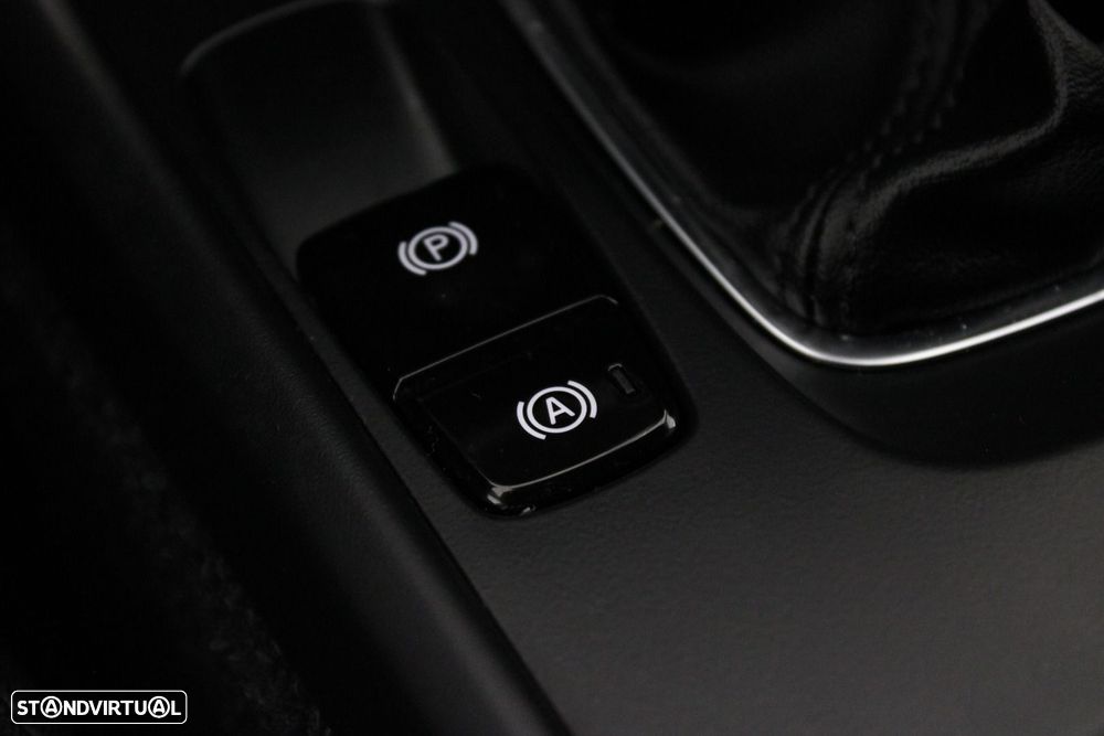 Volvo XC 40 2.0 D3 - 27