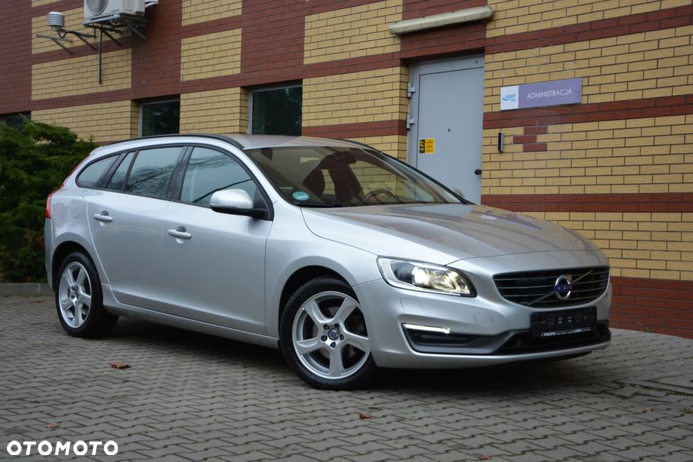 Volvo V60 D4 Geartronic Summum - 25