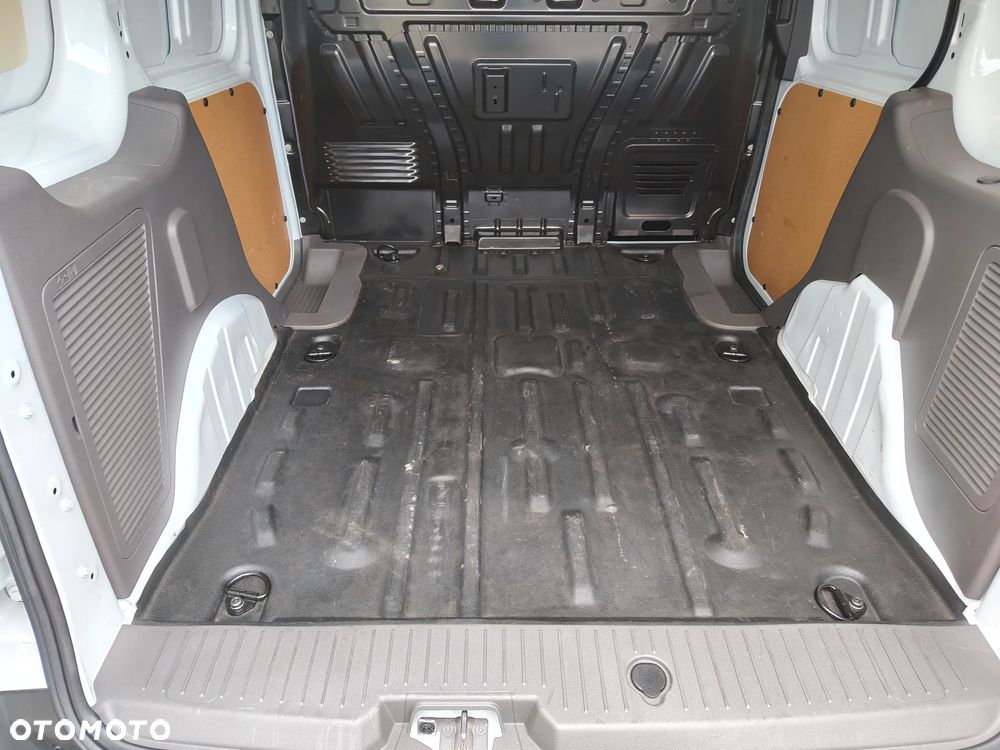 Ford Transit Connect - 13