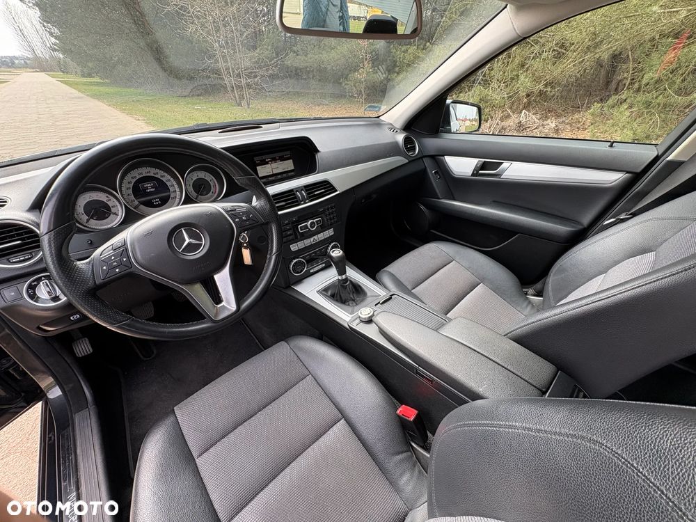 Mercedes-Benz Klasa C 180 CGI BlueEff Classic - 11