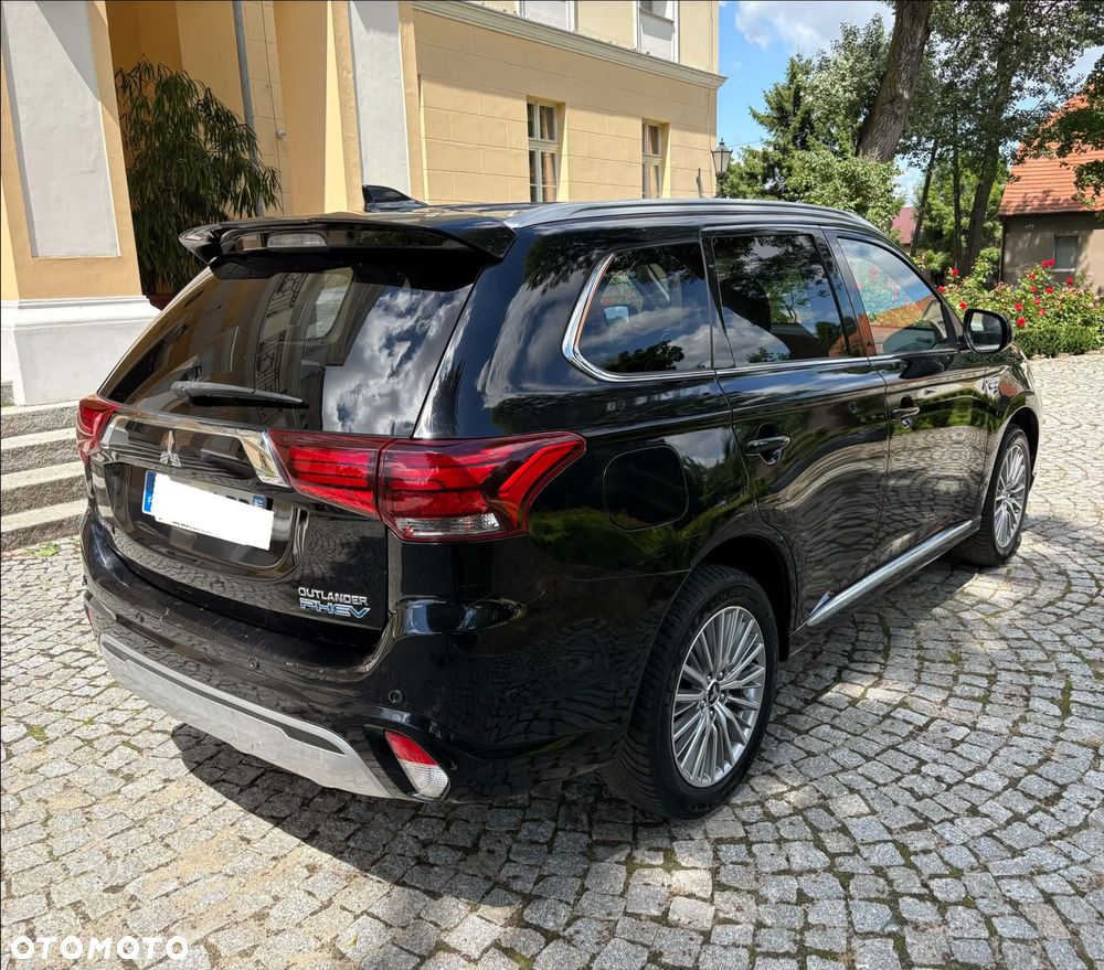 Mitsubishi Outlander - 8
