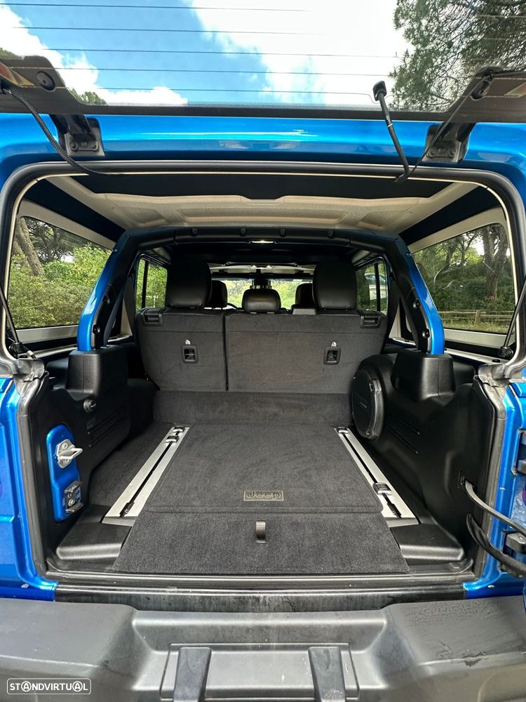 Jeep Wrangler - 16