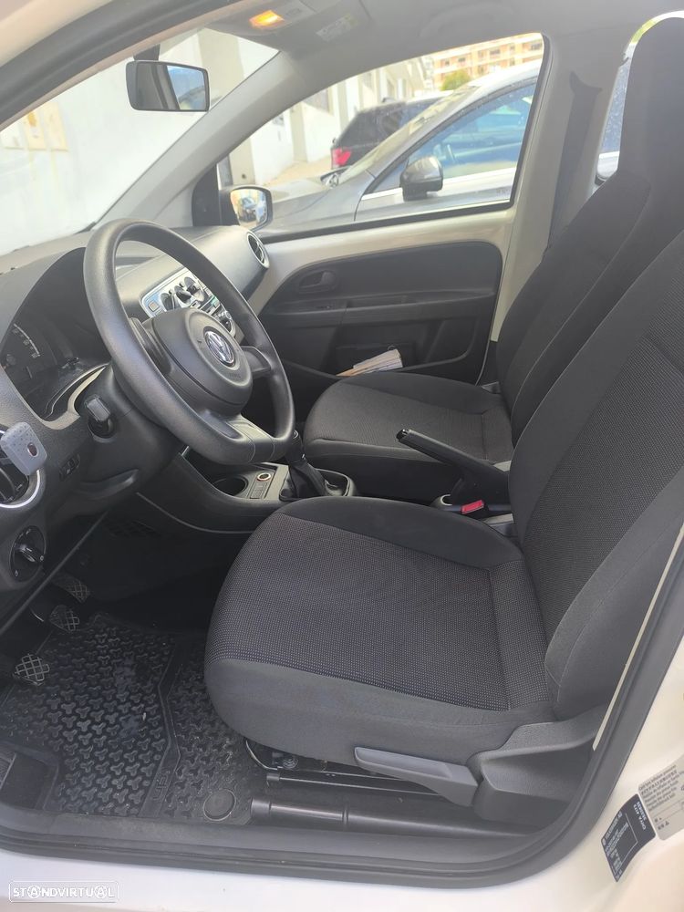 VW Up! 1.0 Take - 6