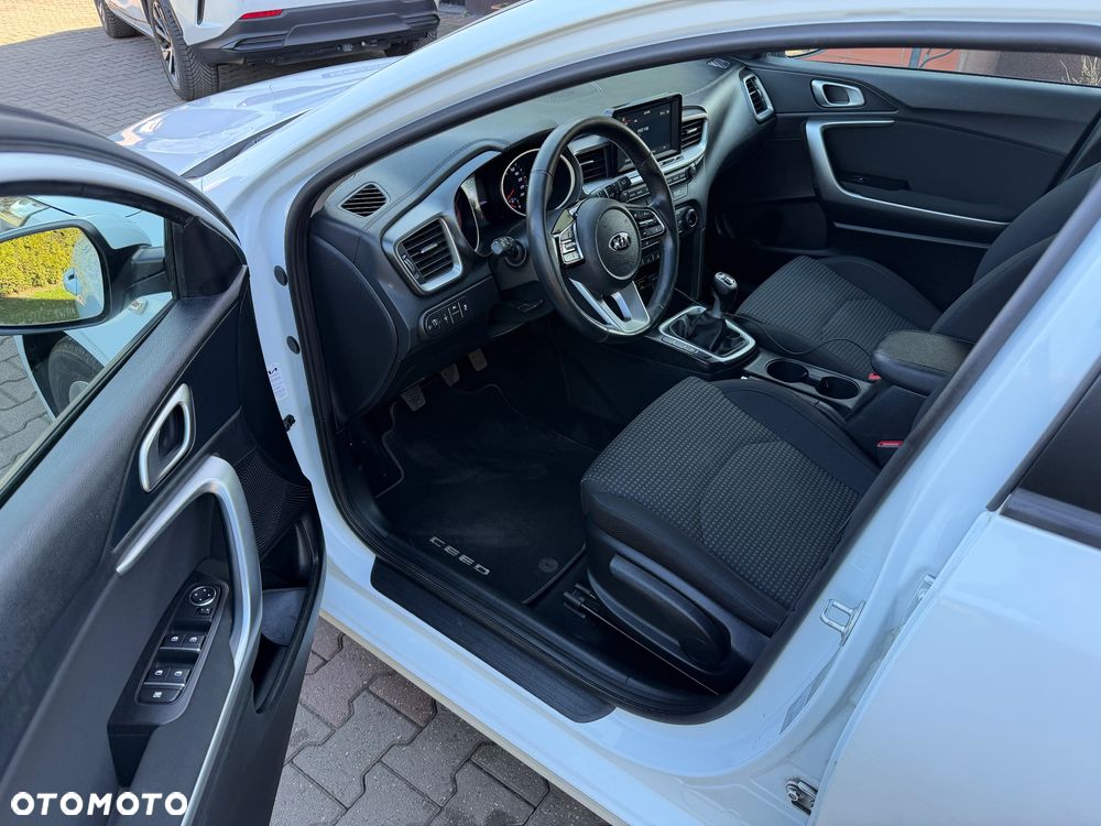 Kia Ceed 1.4 L Business Line Plus - 13