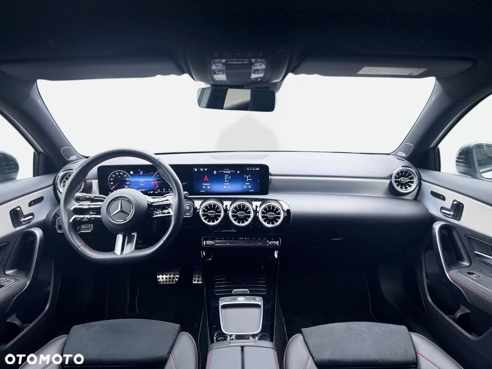 Mercedes-Benz Klasa A 220 d AMG Line 8G-DCT - 12