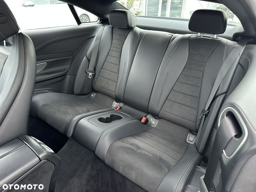 Mercedes-Benz Klasa E 220 d Coupe 9G-TRONIC AMG Line - 33