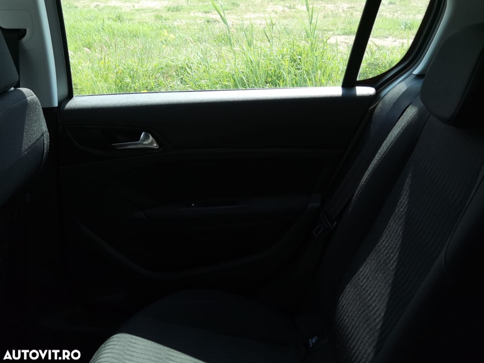 Peugeot 308 1.2 L PureTech Turbo Allure - 12