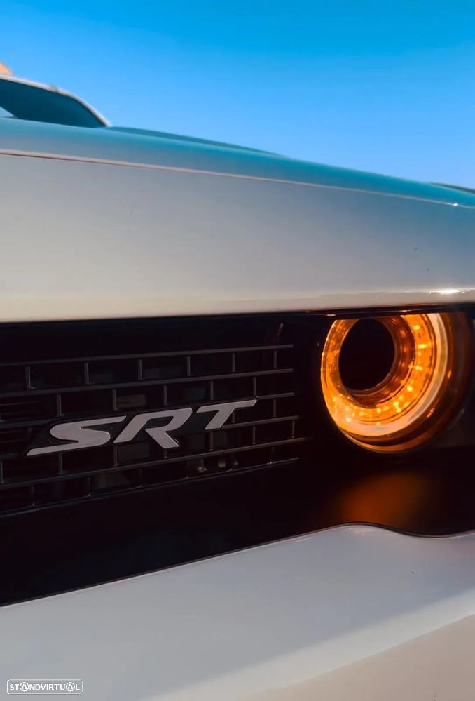 Dodge Challenger Auto SRT Hellcat - 19