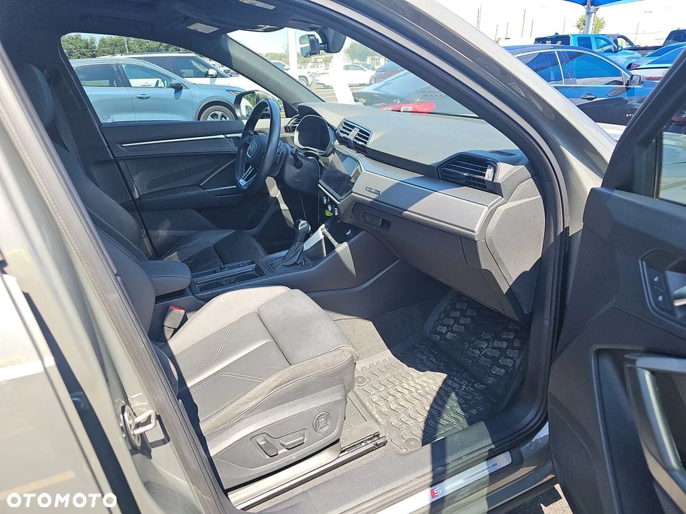 Audi Q3 2.0 TFSI Quattro S tronic design - 7