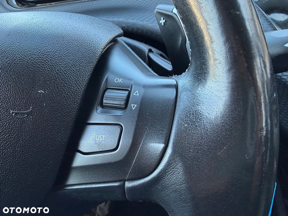 Peugeot 2008 PureTech 82 ETG5 STOP&START Allure - 21