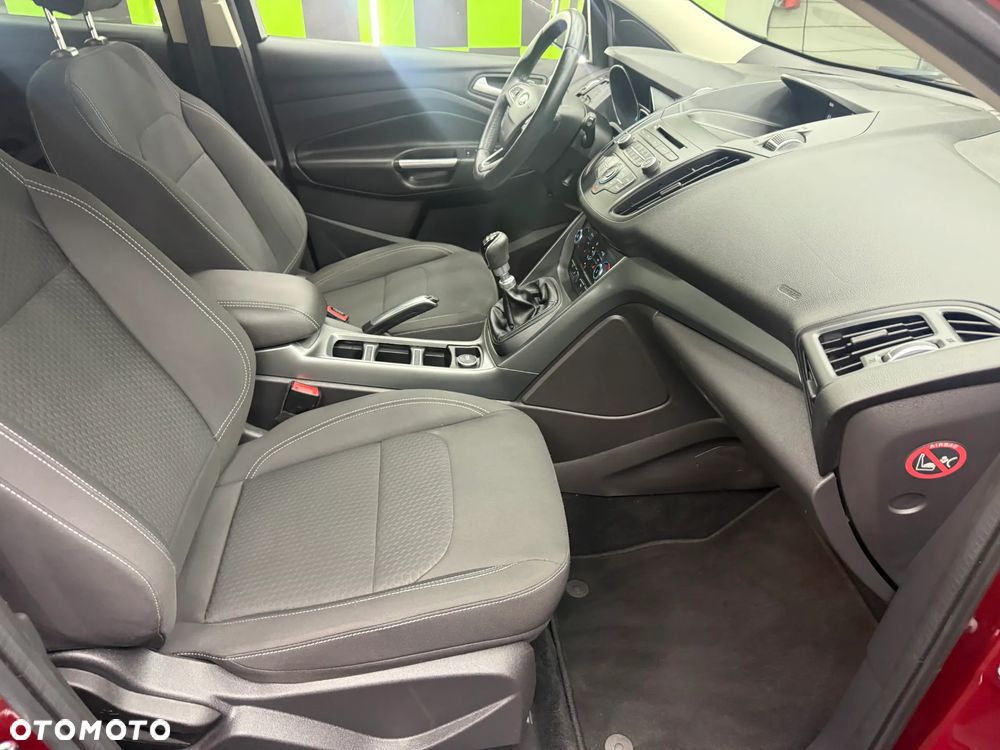 Ford Kuga - 12