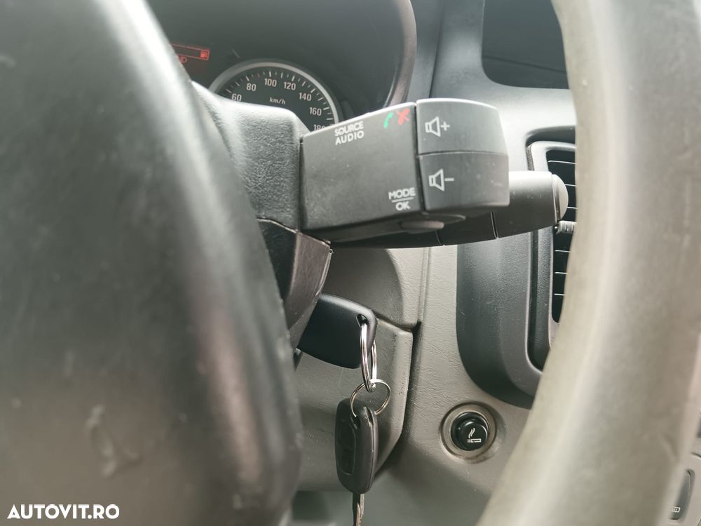 Opel Vivaro - 16