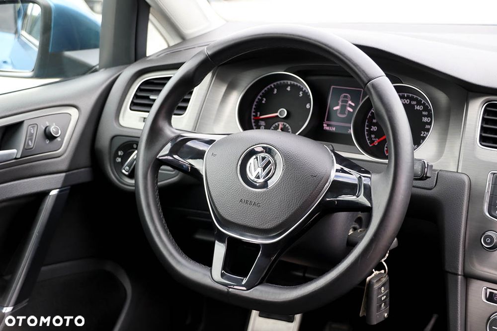 Volkswagen Golf 1.2 TSI BlueMotion Technology Cup - 30