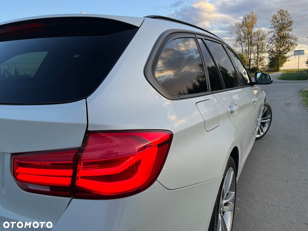BMW Seria 3 320d Sport Line - 17