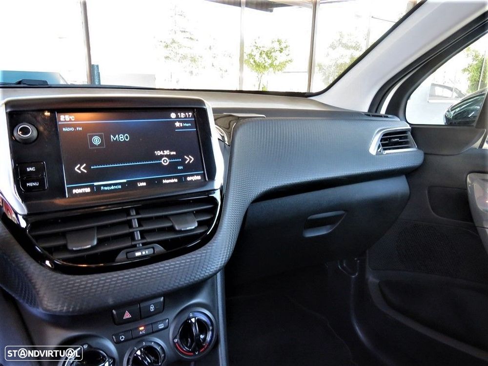 Peugeot 2008 1.6 BlueHDi Style - 8