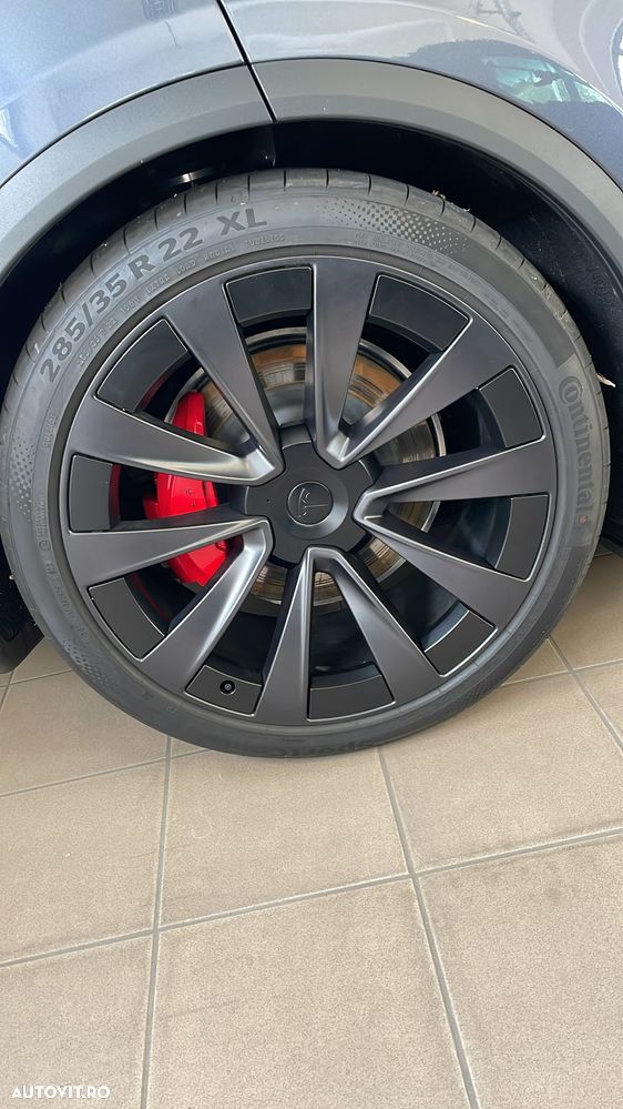 Tesla Model X - 7