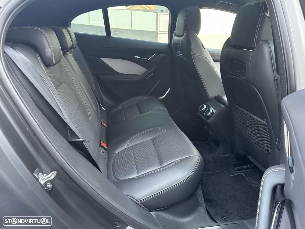 Jaguar I-Pace EV400 AWD R-DYNAMIC HSE - 39
