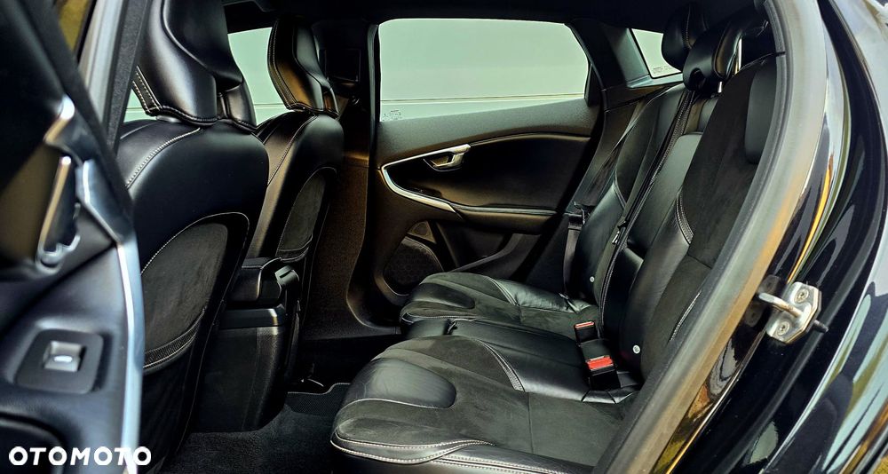 Volvo V40 D4 Drive-E R-Design Summum - 13