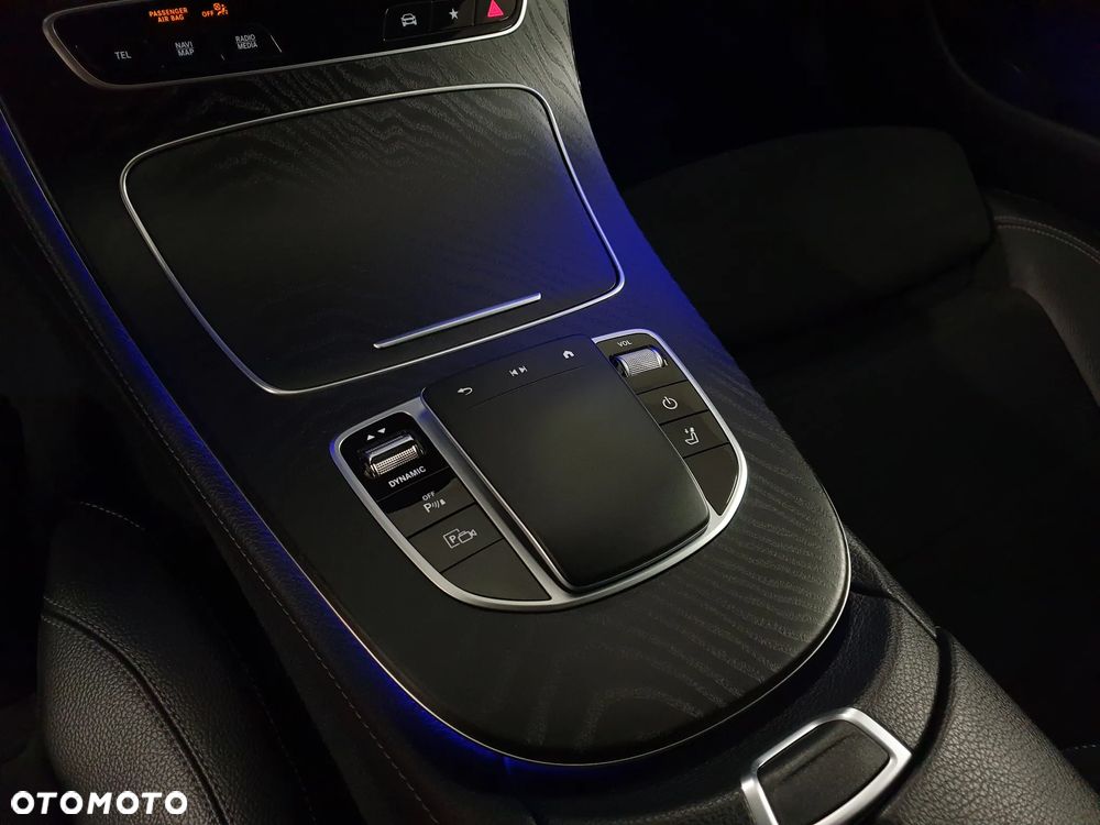 Mercedes-Benz Klasa E 300 de 4Matic 9G-TRONIC AMG Line - 32