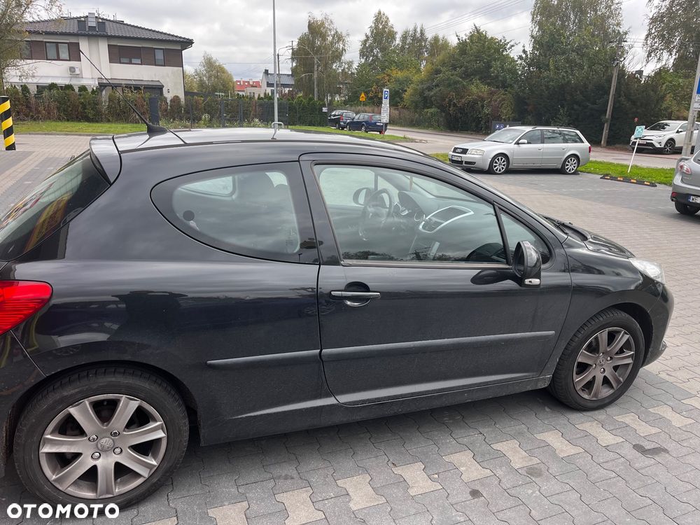 Peugeot 207 2007 photo 3