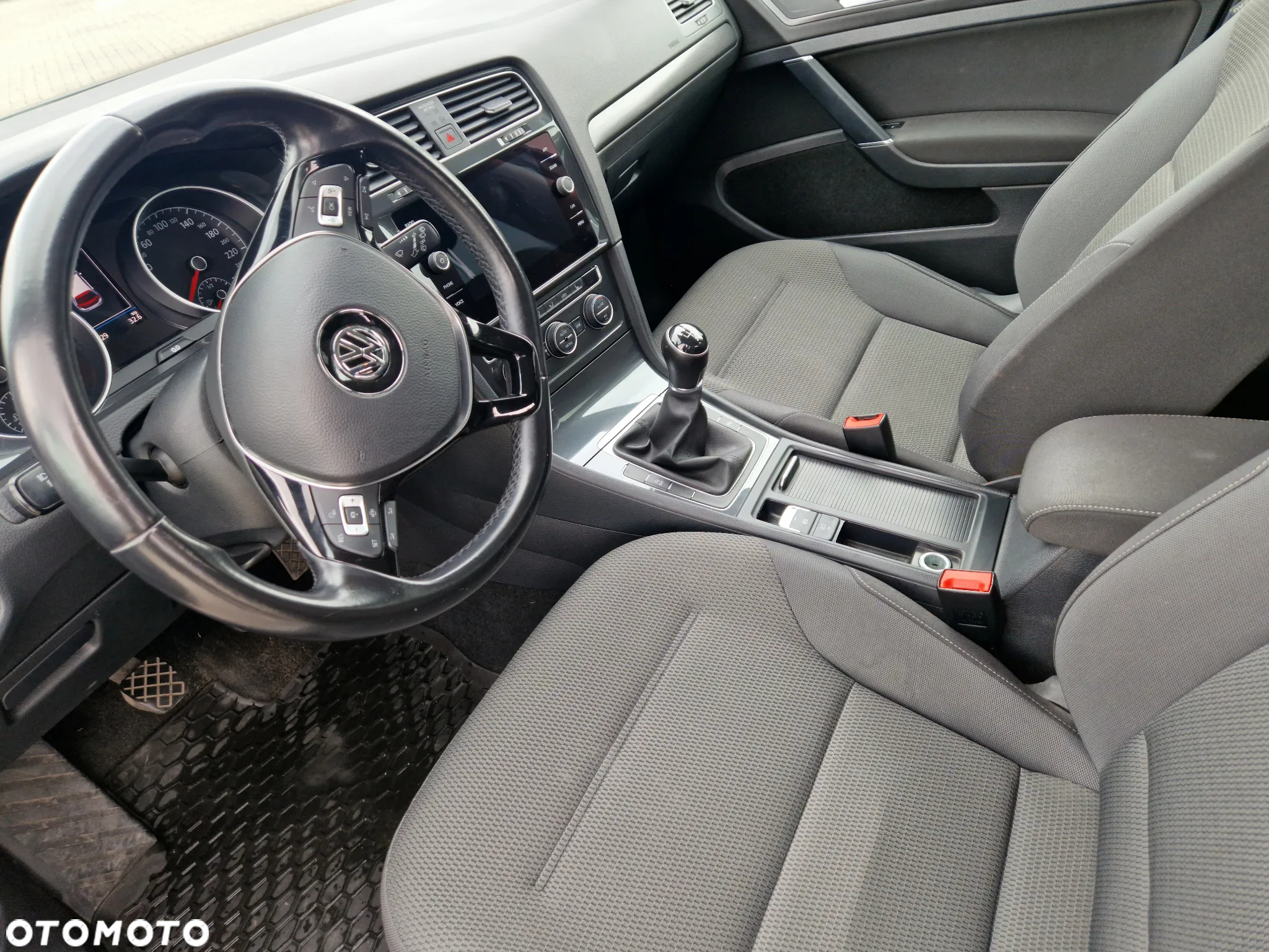 Volkswagen Golf VII 1.5 TSI BMT Highline - 16