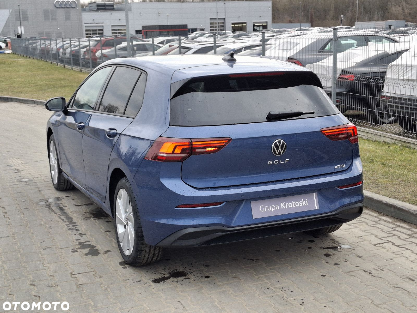 Volkswagen Golf - 6