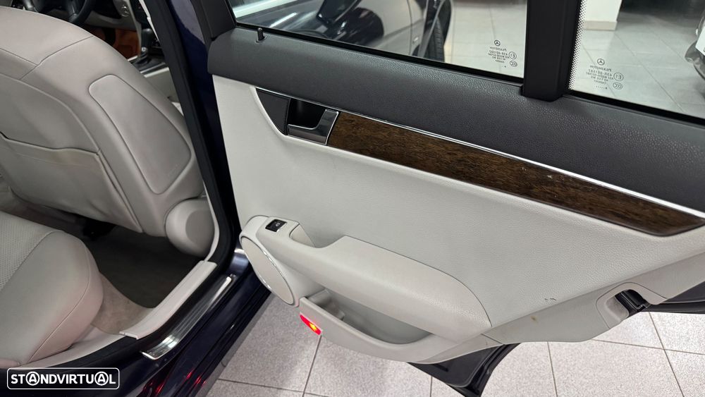 Mercedes-Benz C 180 K Avantgarde BlueEfficiency Aut. - 31