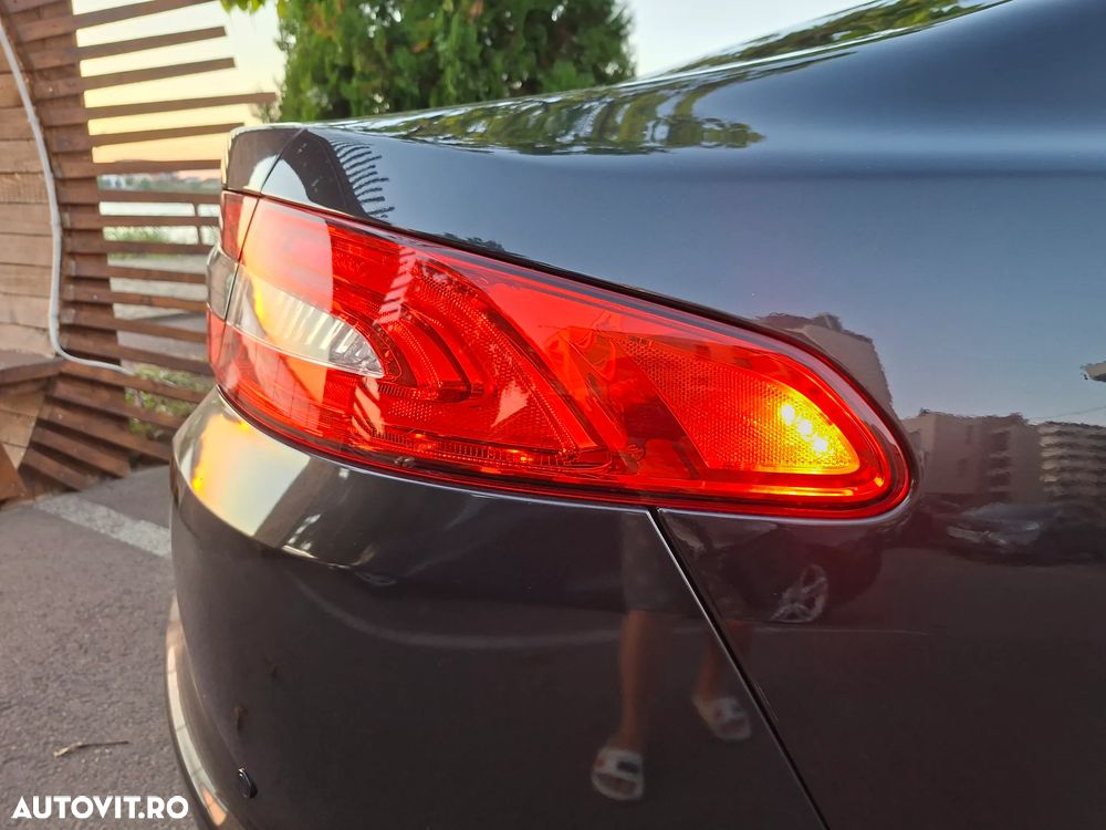 Jaguar XF 2.2D - 30