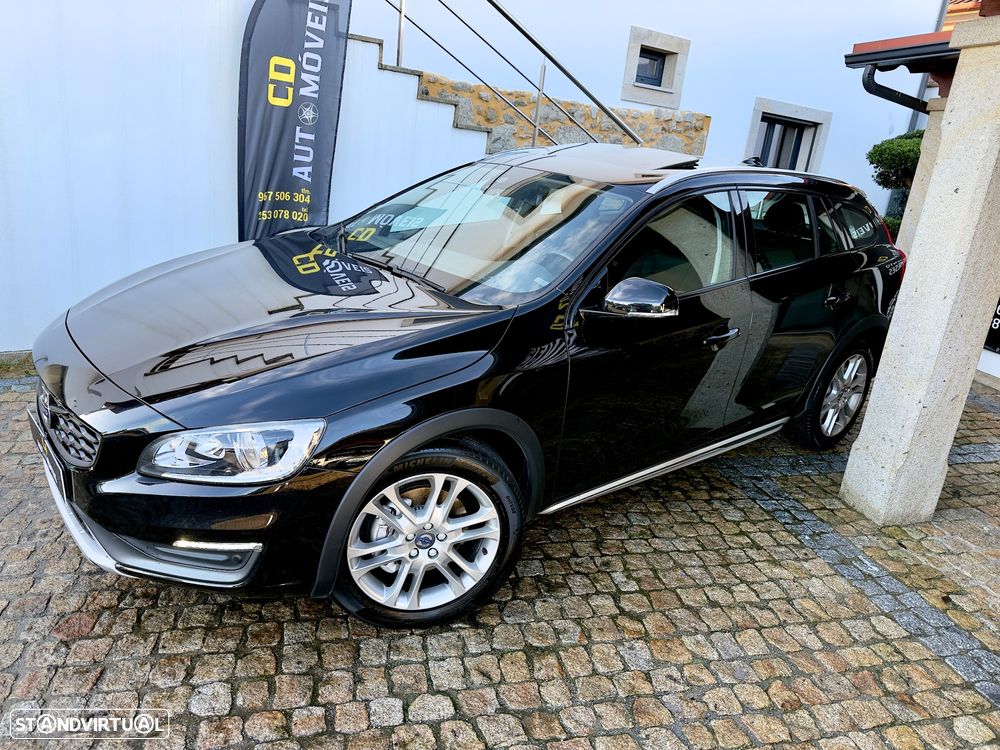 Volvo V60 Cross Country 2.0 D3 Momentum - 2