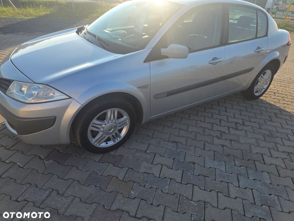 Renault Megane 1.6 16V Confort Dynamique - 2