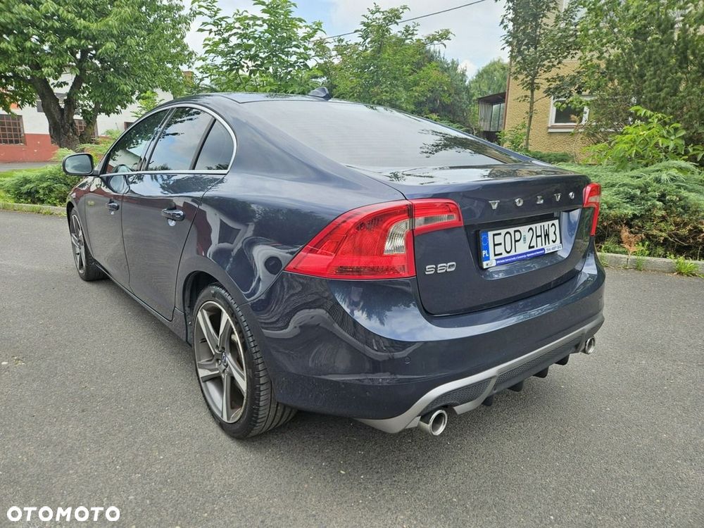 Volvo S60 D2 R-Design Momentum - 3