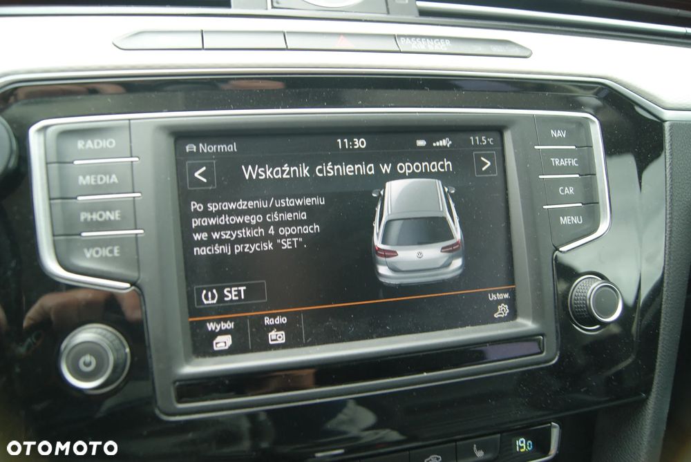 Volkswagen Passat 2.0 TDI (BlueMotion Technology) DSG Highline - 33
