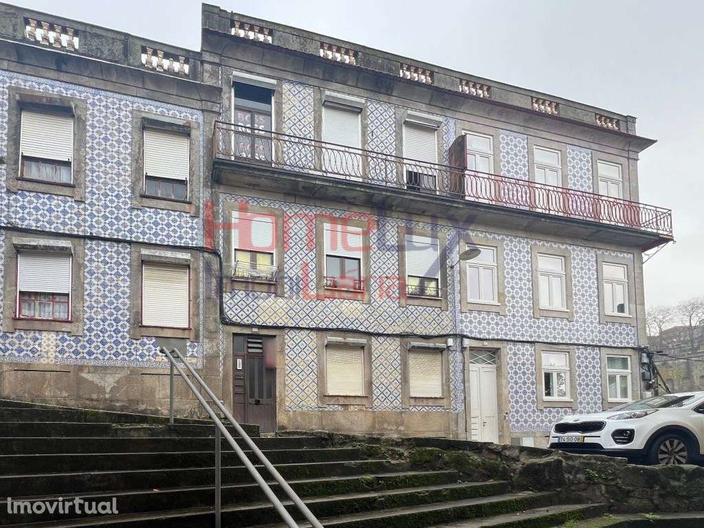 Prédio para Reabilitação em Miragaia - Grande imagem: 4/10