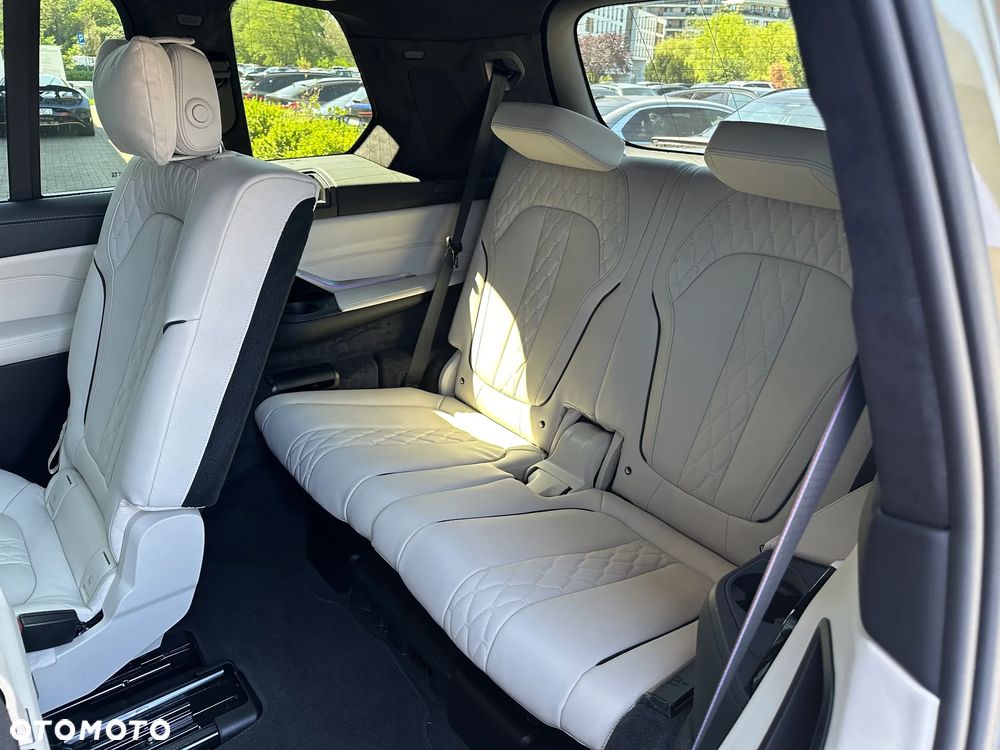 BMW X7 M60i xDrive mHEV sport - 24
