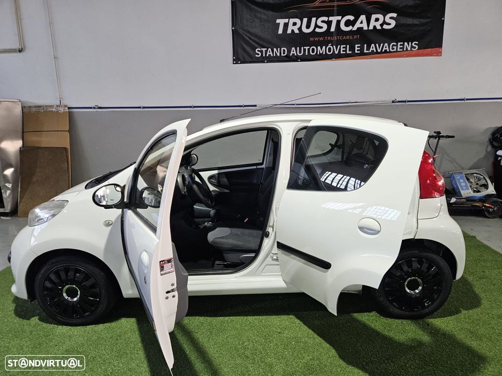 Peugeot 107 1.0 Trendy 2 Tronic - 7