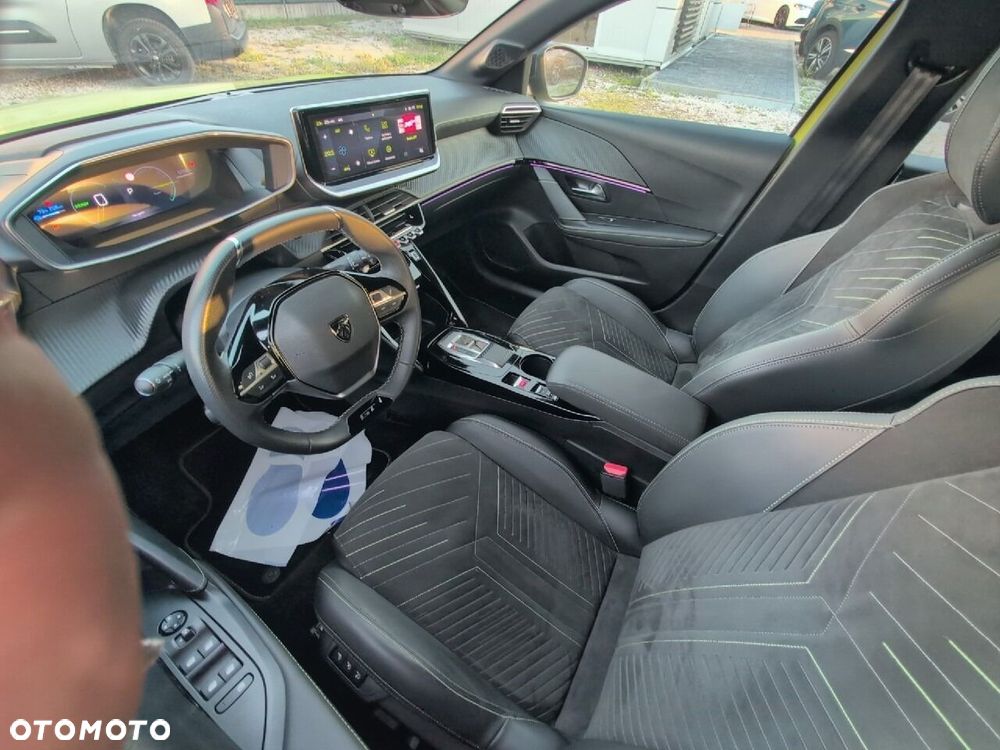Peugeot 208 - 9