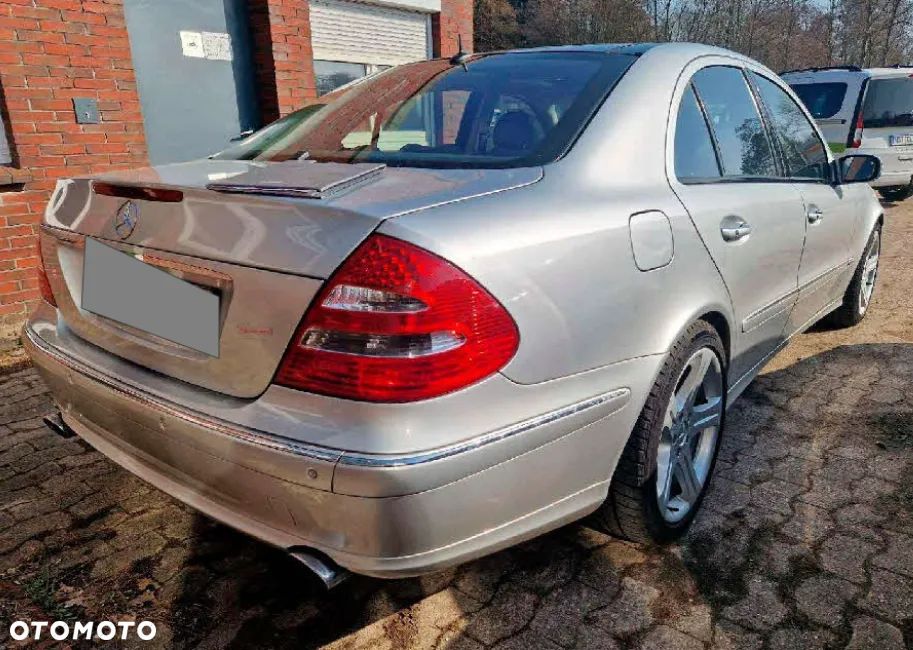 Mercedes-Benz Klasa E 500 Avantgarde Sport Edition - 10