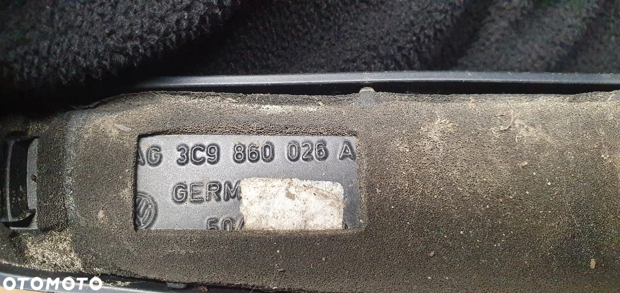 Zaślepka relingu prawy przód VW Passat B6 Kombi - 4