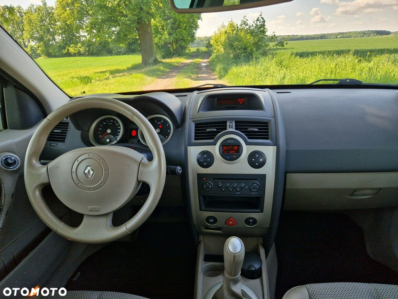 Renault Megane 1.6 Luxe Privilege - 3