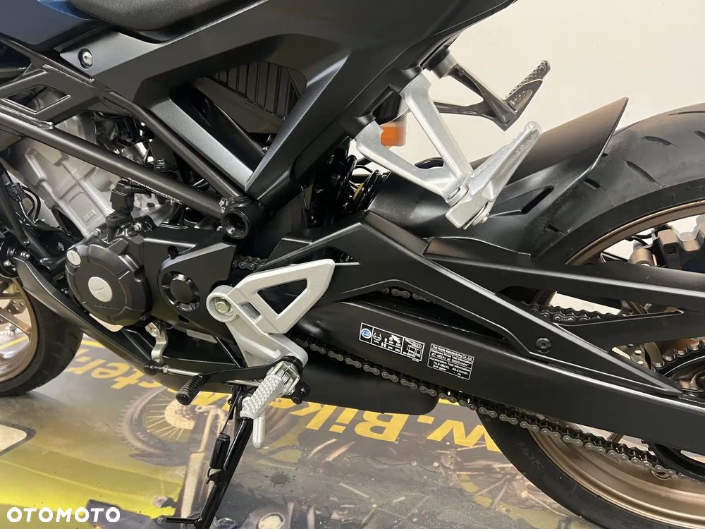 Honda CB - 32