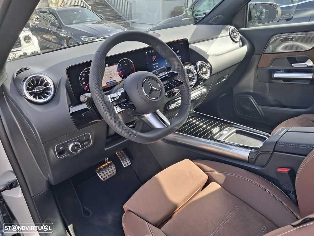 Mercedes-Benz GLA 180 d AMG Line - 11