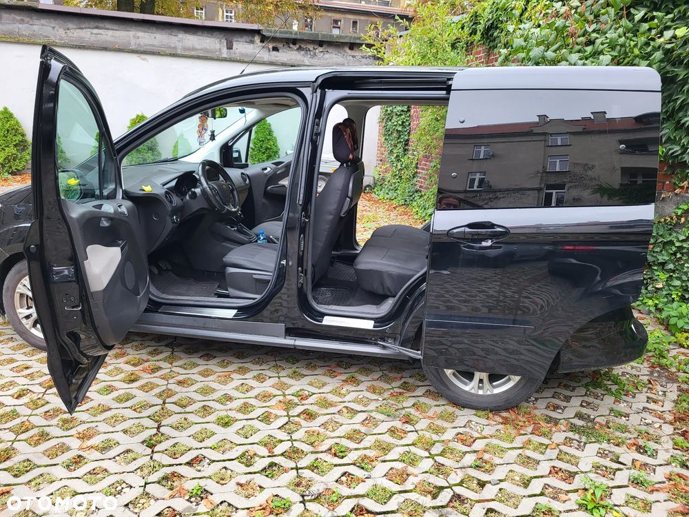 Ford Tourneo Courier - 12