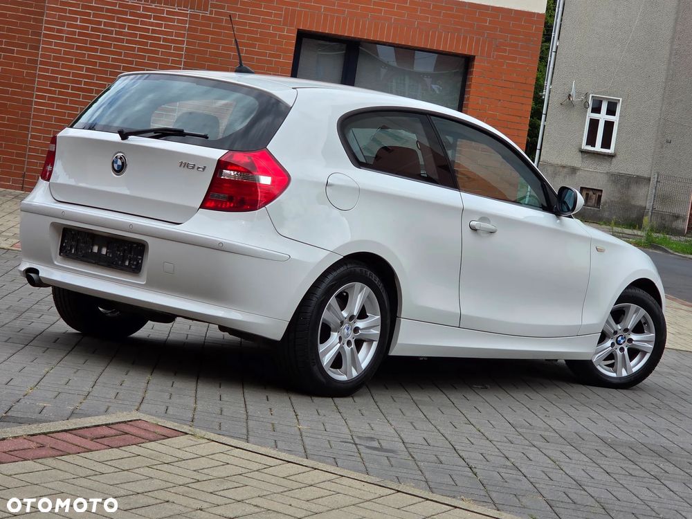 BMW Seria 1 116d DPF Edition Sport - 11