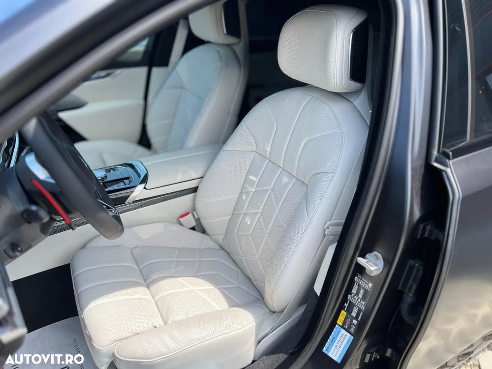 BMW M7 M760e xDrive AT PHEV - 17