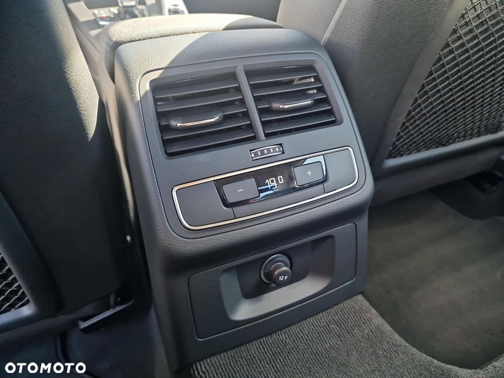 Audi A4 Limousine - 22