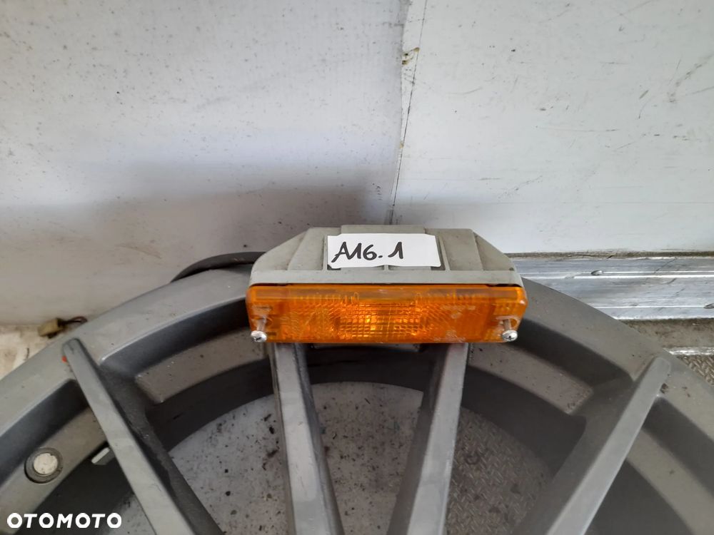 Lampa kierunkowskazu przód Volkswagen Golf 2 171953049F - 3